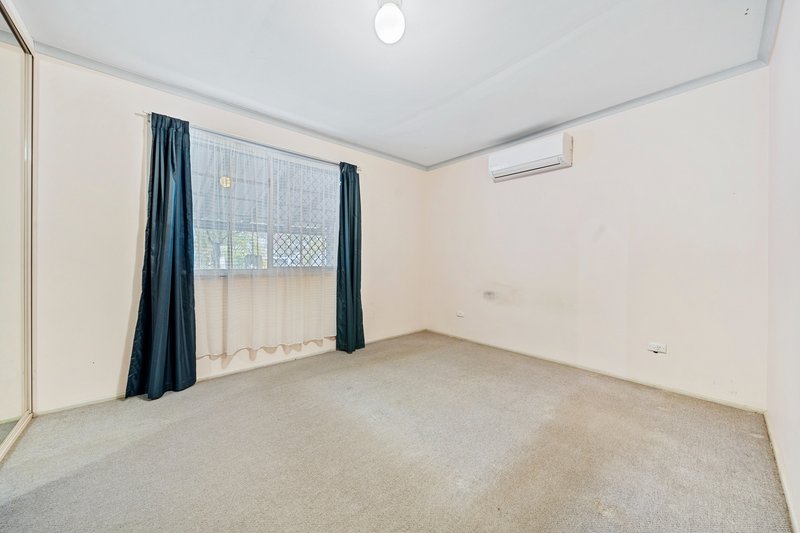 Photo - 18 Parkland Court, Eagleby QLD 4207 - Image 5