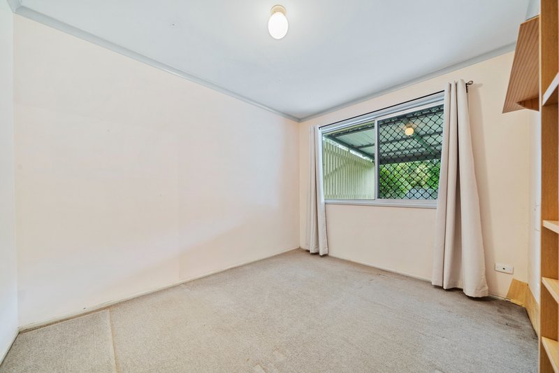 Photo - 18 Parkland Court, Eagleby QLD 4207 - Image 7