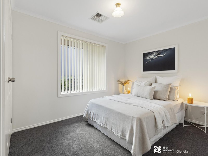 Photo - 18 Parkview Circuit, Seaford Rise SA 5169 - Image 16