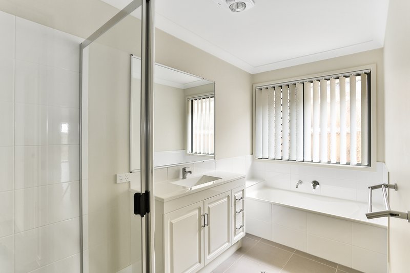 Photo - 18 Parkview Drive, Glenvale QLD 4350 - Image 6