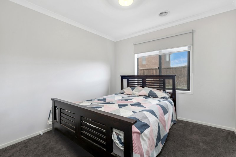 Photo - 18 Pastille Road, Manor Lakes VIC 3024 - Image 10