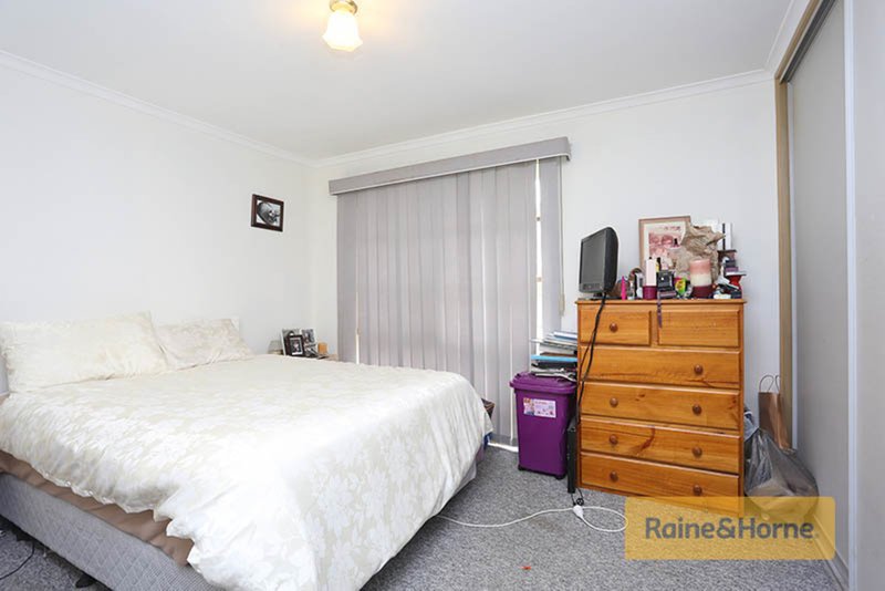 Photo - 18 Paul Court, Melton West VIC 3337 - Image 3