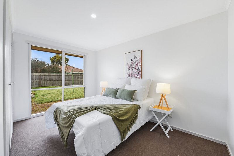 Photo - 18 Peppercorn Court, Cranbourne North VIC 3977 - Image 8