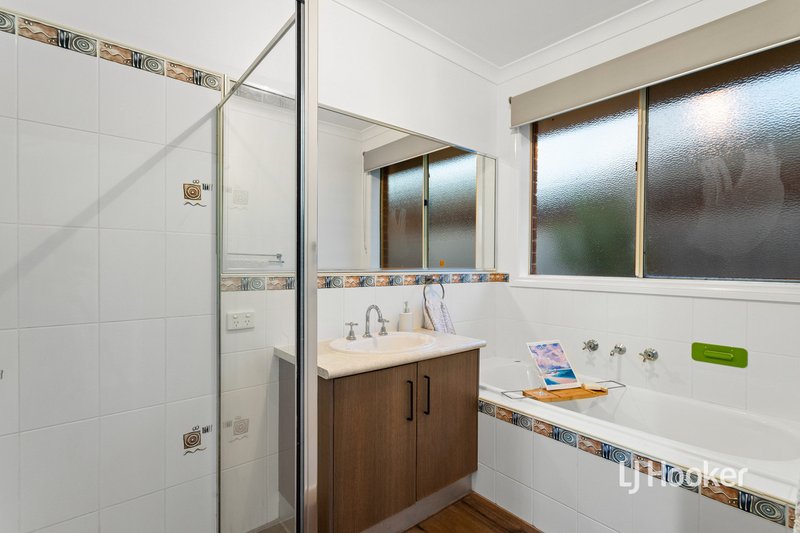 Photo - 18 Perez Court, Werribee VIC 3030 - Image 12