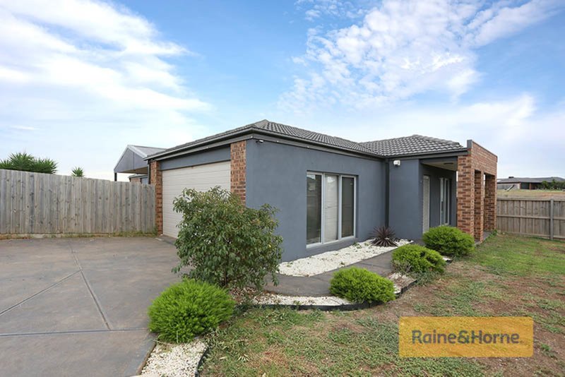 18 Peter Pan Crescent, Kurunjang VIC 3337