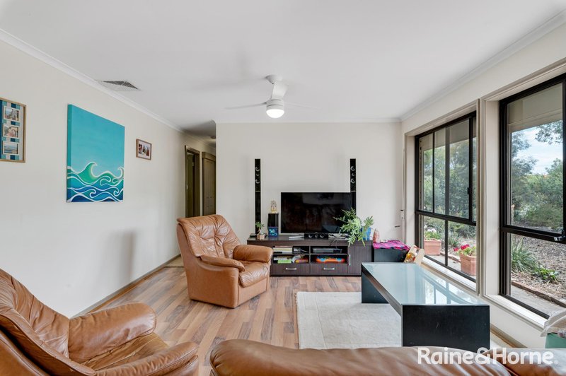 Photo - 18 Phillip Avenue, Morphett Vale SA 5162 - Image 3