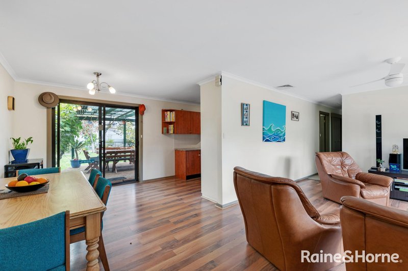 Photo - 18 Phillip Avenue, Morphett Vale SA 5162 - Image 4