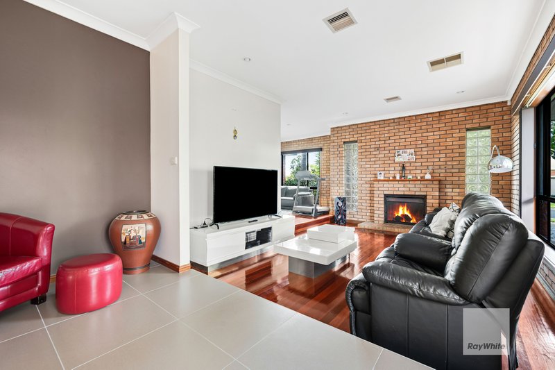 Photo - 18 Piccadilly Court, Greenvale VIC 3059 - Image 3