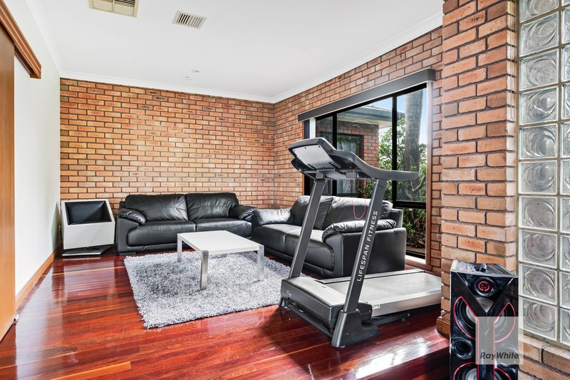 Photo - 18 Piccadilly Court, Greenvale VIC 3059 - Image 6