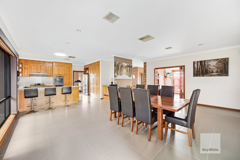 Photo - 18 Piccadilly Court, Greenvale VIC 3059 - Image 9