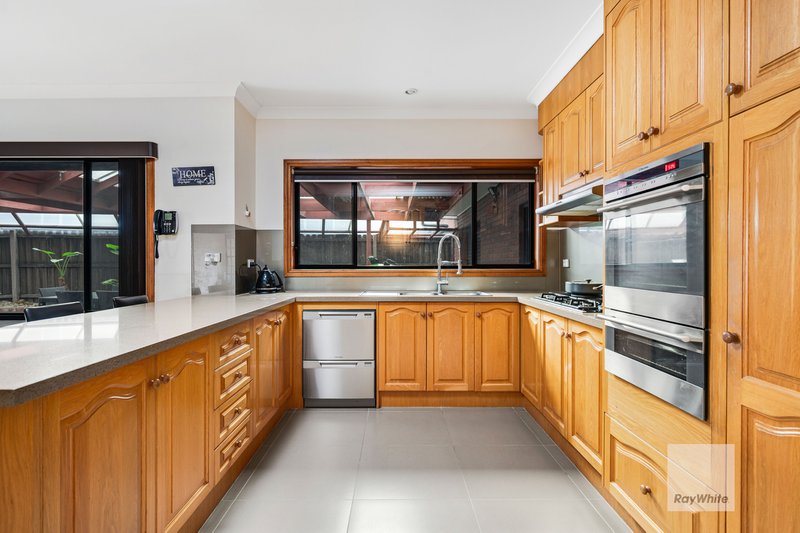 Photo - 18 Piccadilly Court, Greenvale VIC 3059 - Image 11