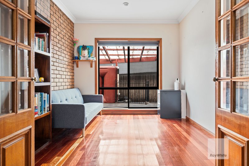 Photo - 18 Piccadilly Court, Greenvale VIC 3059 - Image 18