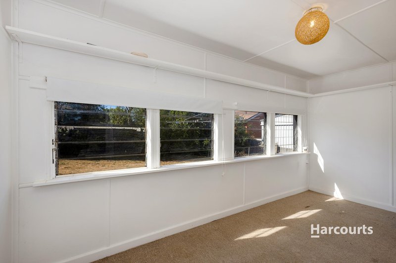 Photo - 18 Pine Avenue, Upper Burnie TAS 7320 - Image 8