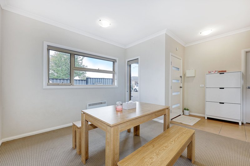 Photo - 1/8 Pranom Close, Roxburgh Park VIC 3064 - Image 2
