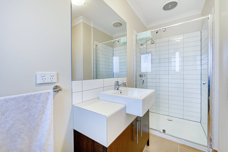 Photo - 1/8 Pranom Close, Roxburgh Park VIC 3064 - Image 7