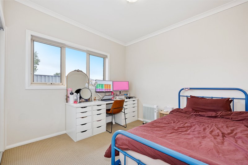 Photo - 1/8 Pranom Close, Roxburgh Park VIC 3064 - Image 9
