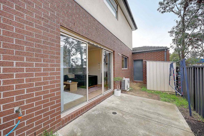 Photo - 1/8 Pranom Close, Roxburgh Park VIC 3064 - Image 11