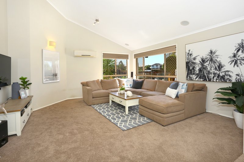 Photo - 18 Presbytery Lane, Molendinar QLD 4214 - Image 4