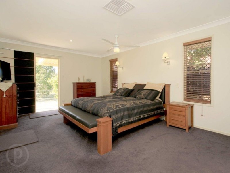 Photo - 18 Prestwick Street, Oxley QLD 4075 - Image 9