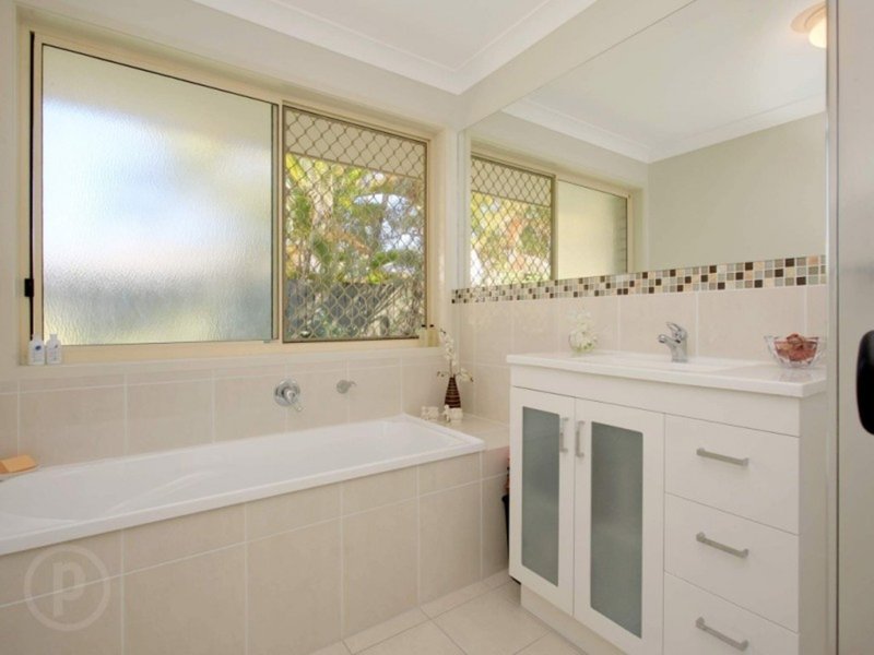 Photo - 18 Prestwick Street, Oxley QLD 4075 - Image 13