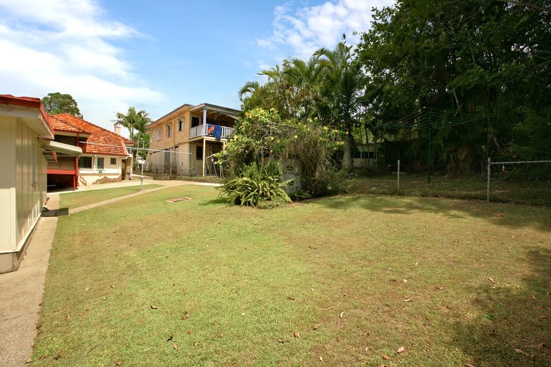 Photo - 18 Princess Street, Camp Hill QLD 4152 - Image 2