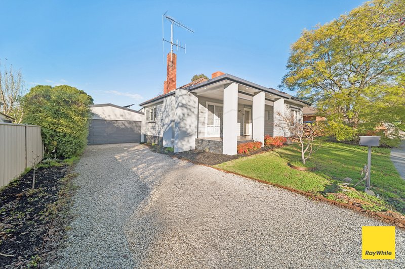 Photo - 18 Putnam Avenue, Strathdale VIC 3550 - Image 2