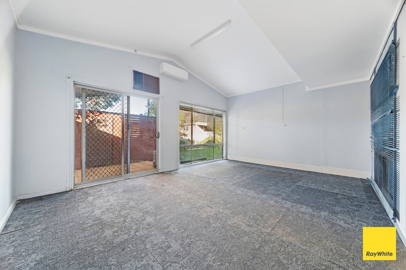 Photo - 18 Putnam Avenue, Strathdale VIC 3550 - Image 3