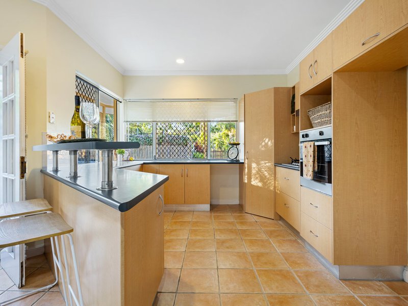 Photo - 18 Quadrio Crescent, Brinsmead QLD 4870 - Image 5