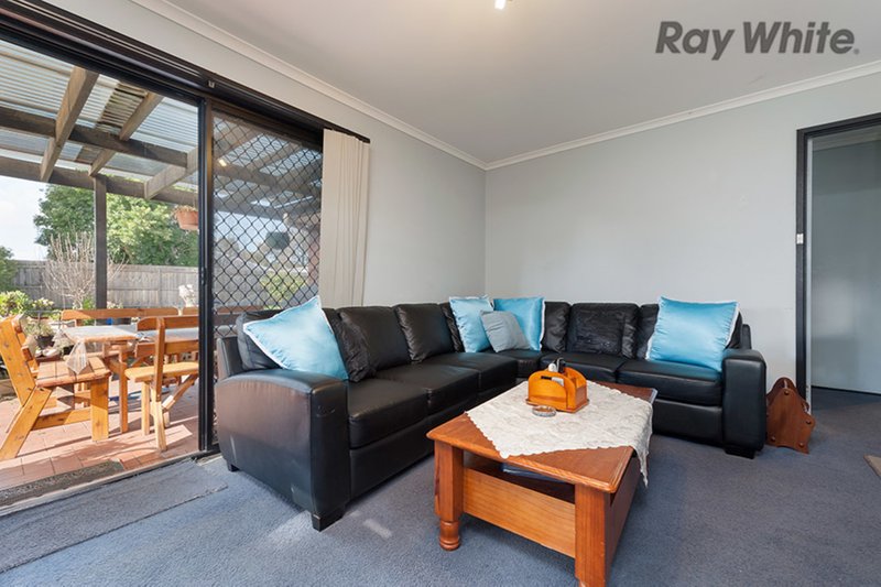 Photo - 18 Quartz Street, Delahey VIC 3037 - Image 6