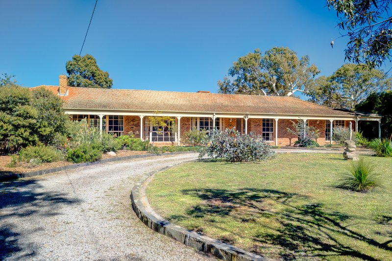 Photo - 18 Queensferry Place, Greenvale VIC 3059 - Image 3