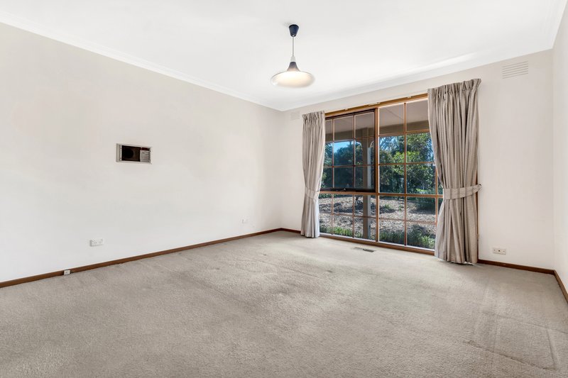 Photo - 18 Queensferry Place, Greenvale VIC 3059 - Image 10