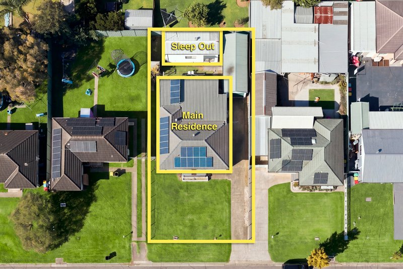 Photo - 18 Quiros Avenue, Fairfield West NSW 2165 - Image 2