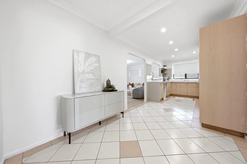Photo - 18 Quiros Avenue, Fairfield West NSW 2165 - Image 8