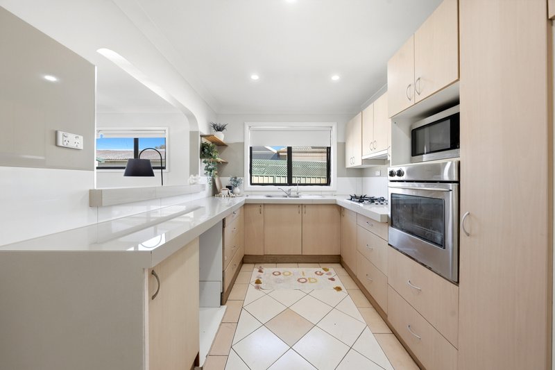 Photo - 18 Quiros Avenue, Fairfield West NSW 2165 - Image 9