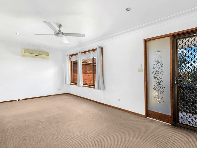 Photo - 18 Railway Crescent, Belmont North NSW 2280 - Image 5