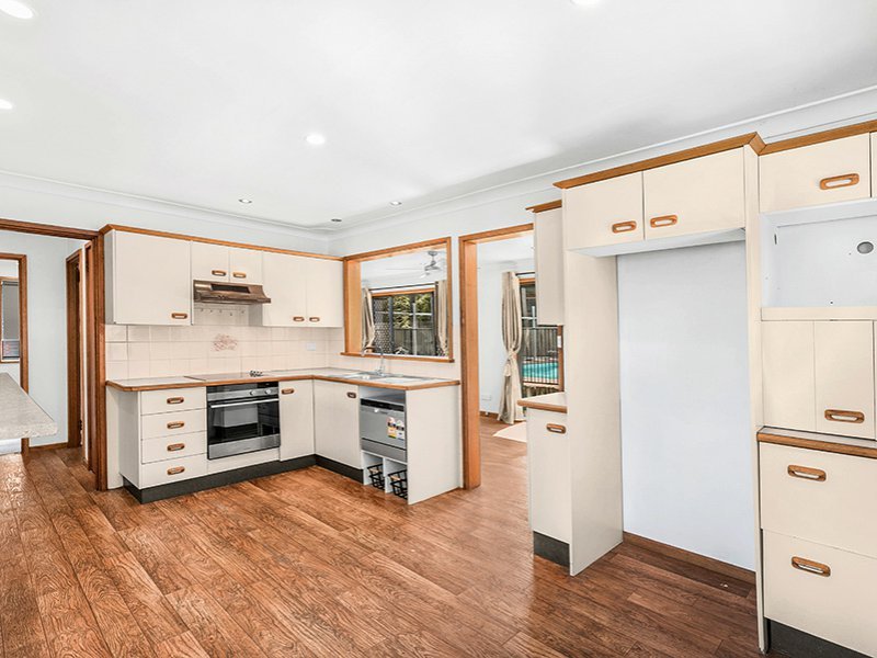 Photo - 18 Railway Crescent, Belmont North NSW 2280 - Image 6