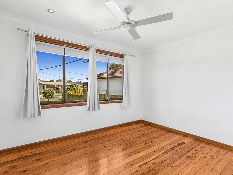 Photo - 18 Railway Crescent, Belmont North NSW 2280 - Image 11