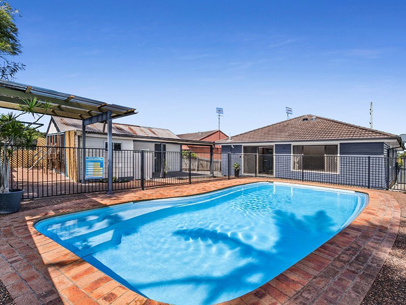 Photo - 18 Railway Crescent, Belmont North NSW 2280 - Image 14