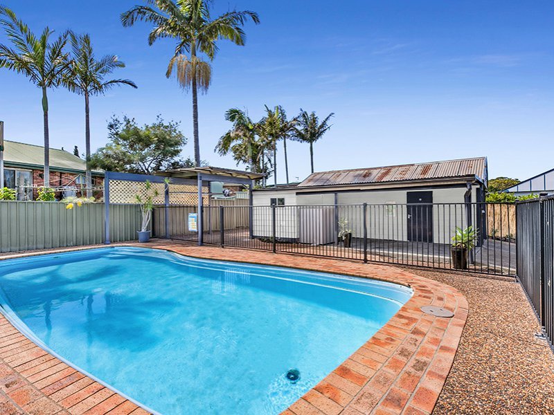 Photo - 18 Railway Crescent, Belmont North NSW 2280 - Image 15