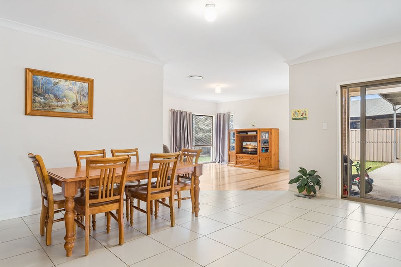 Photo - 18 Rainbird Circuit, Kallangur QLD 4503 - Image 3