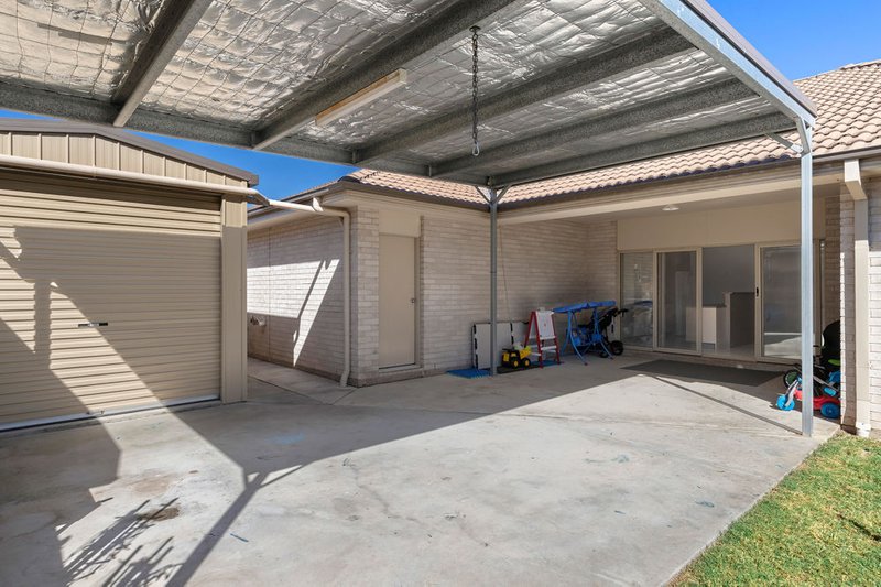 Photo - 18 Rainbird Circuit, Kallangur QLD 4503 - Image 9