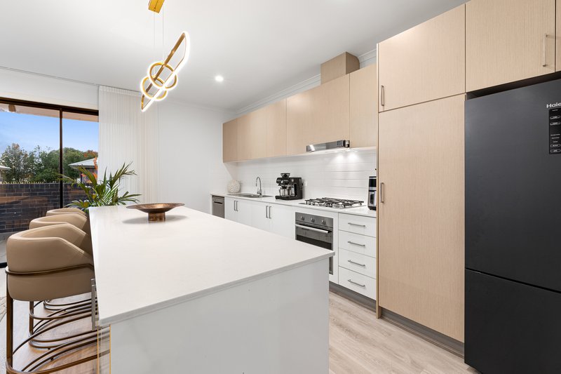 Photo - 18 Ramez Street, Mernda VIC 3754 - Image 6