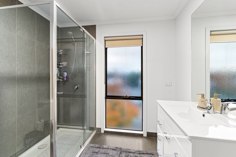 Photo - 18 Ramez Street, Mernda VIC 3754 - Image 13