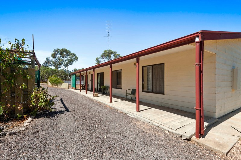 Photo - 18 Ramsey Street, Kadina SA 5554 - Image 3