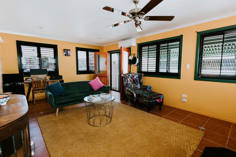 Photo - 1/8 Reef Court, Bargara QLD 4670 - Image 5