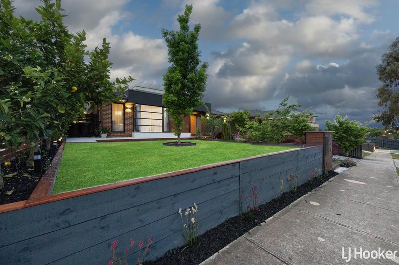 18 Reidy Rise, Harkness VIC 3337