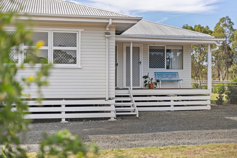 Photo - 18 Rhode Court, Oakey QLD 4401 - Image 1