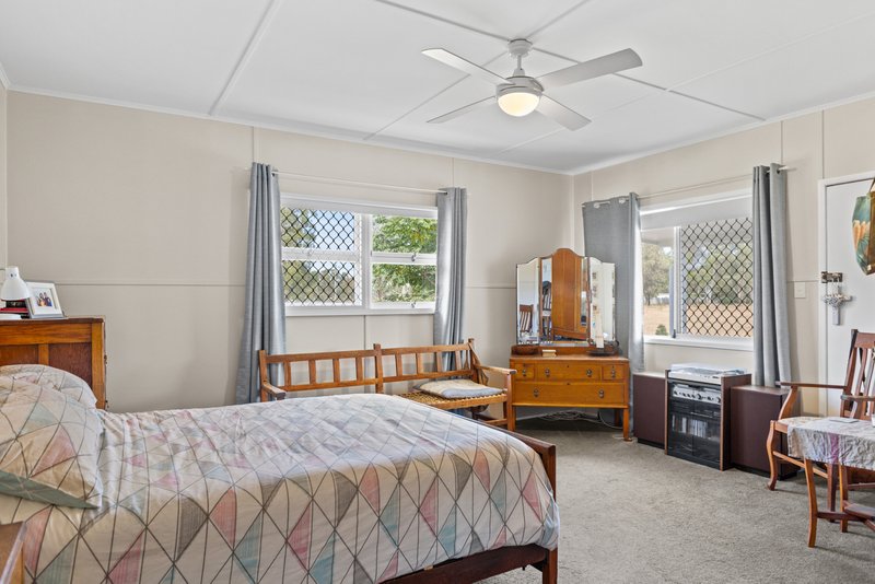 Photo - 18 Rhode Court, Oakey QLD 4401 - Image 9
