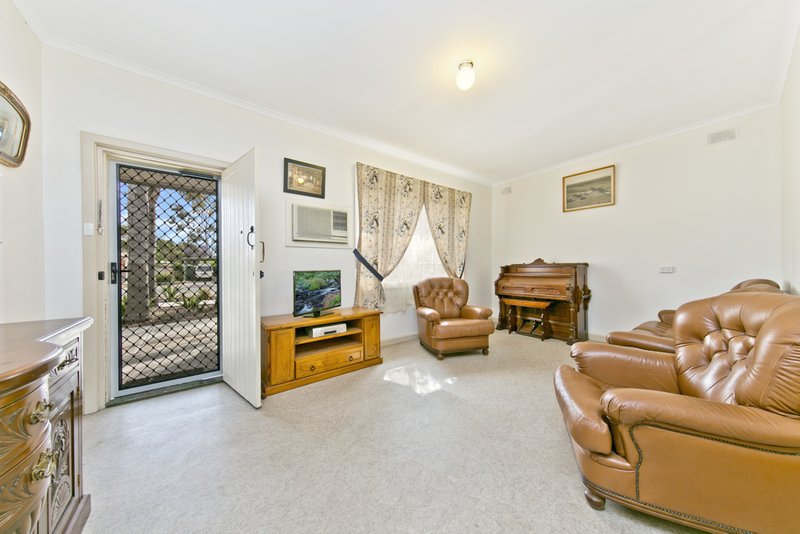 Photo - 18 Richards Avenue, Gawler South SA 5118 - Image 2