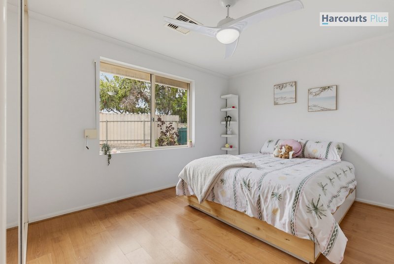 Photo - 18 Riddoch Crescent, Woodcroft SA 5162 - Image 17